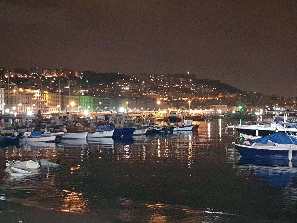 Napoli Lungomare Caracciolo Mon Amour Εξωτερικό φωτογραφία